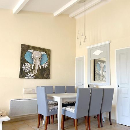 Azur Appartement Grimaud Exterior photo