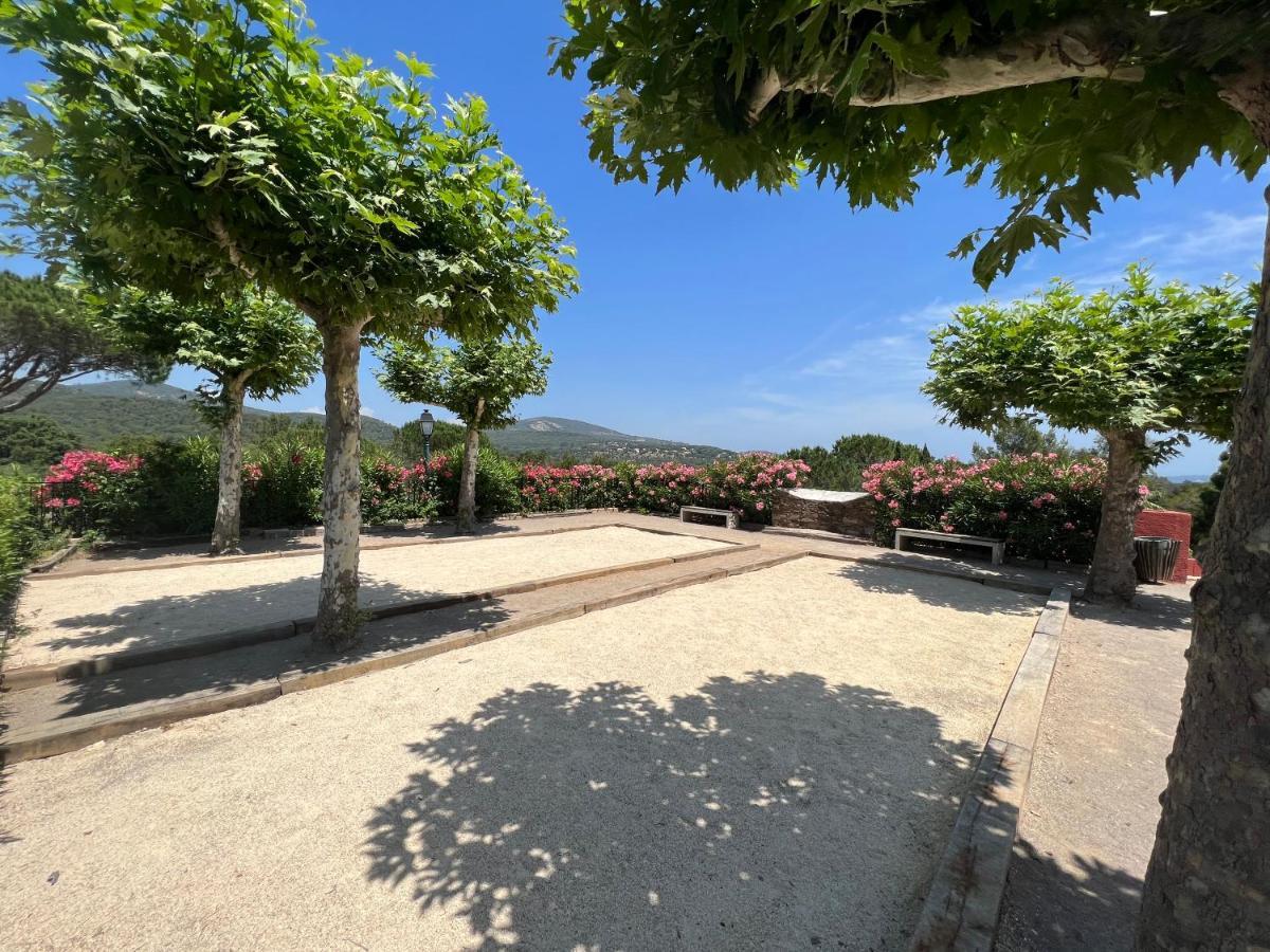 Azur Appartement Grimaud Exterior photo