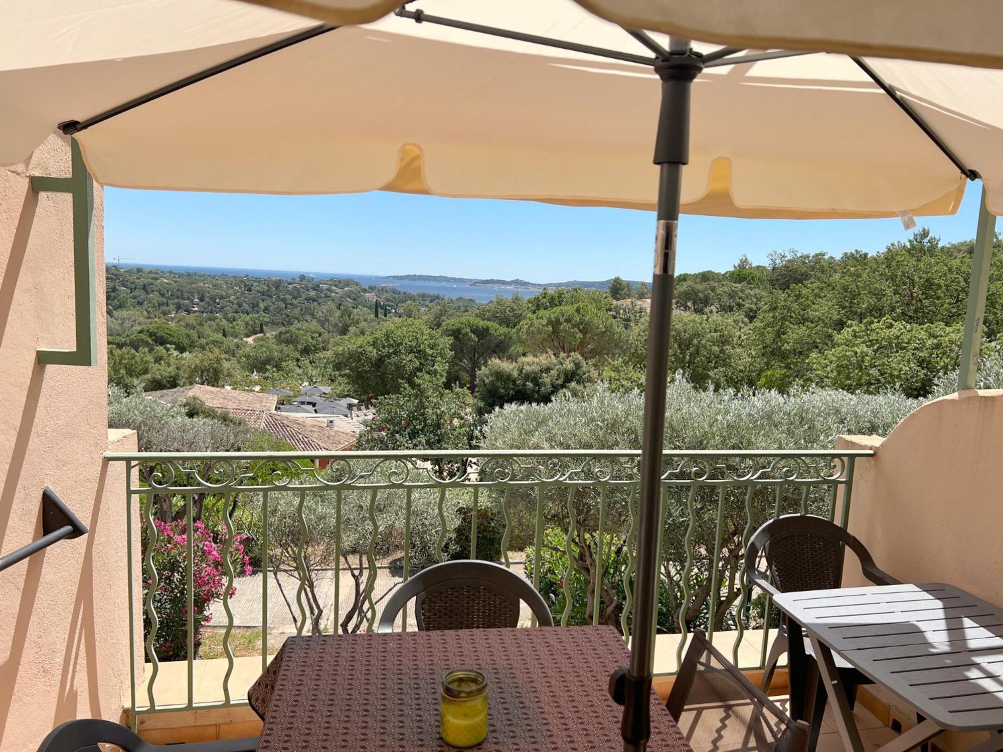 Azur Appartement Grimaud Exterior photo
